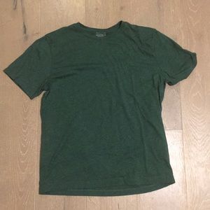 Banana Republic green tee size large